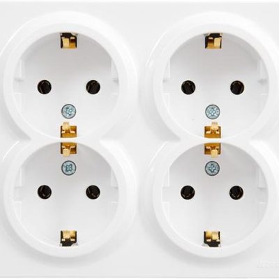 Розетка 4-м ОП LETO с заземл. закрытый корпус ПБТ бел. LEZARD 752-0200-127BDP