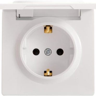 Розетка 1-м ОП LETO с заземл. с крышкой LETO ПБТ бел. LEZARD 752-0200-123B